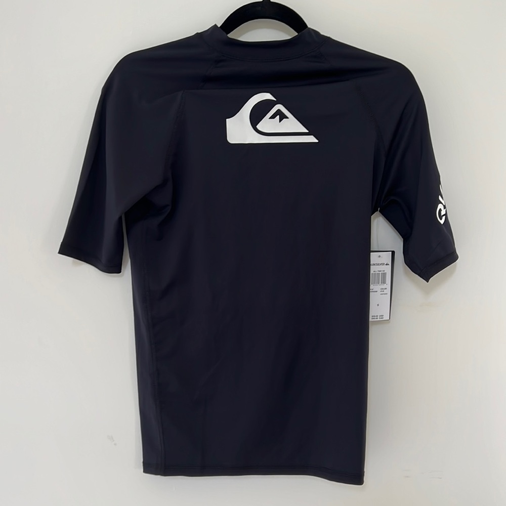 Quicksilver small mens rash guard BNWT